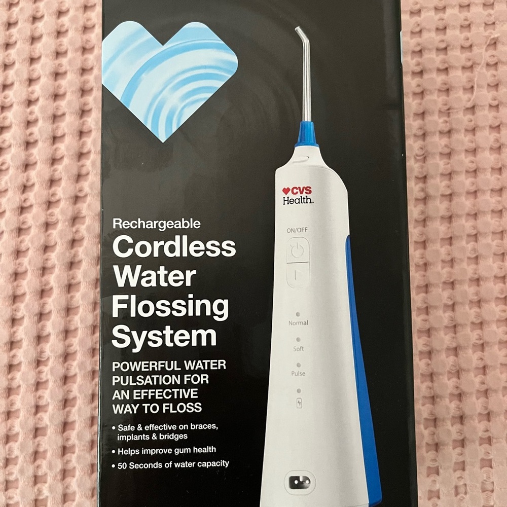 Cordless Water Flossing System - White and Blue